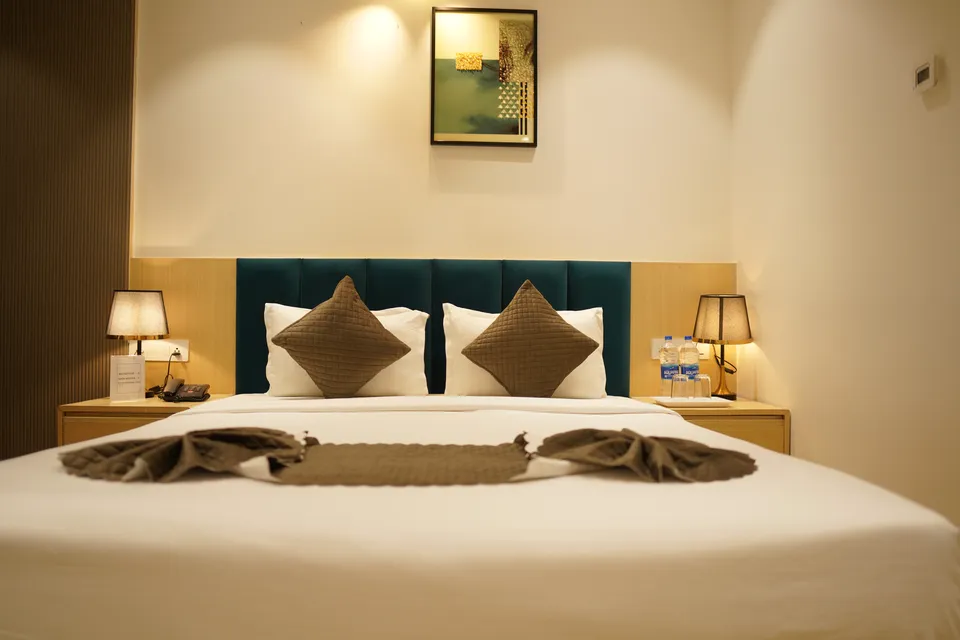 Deluxe room with king bed